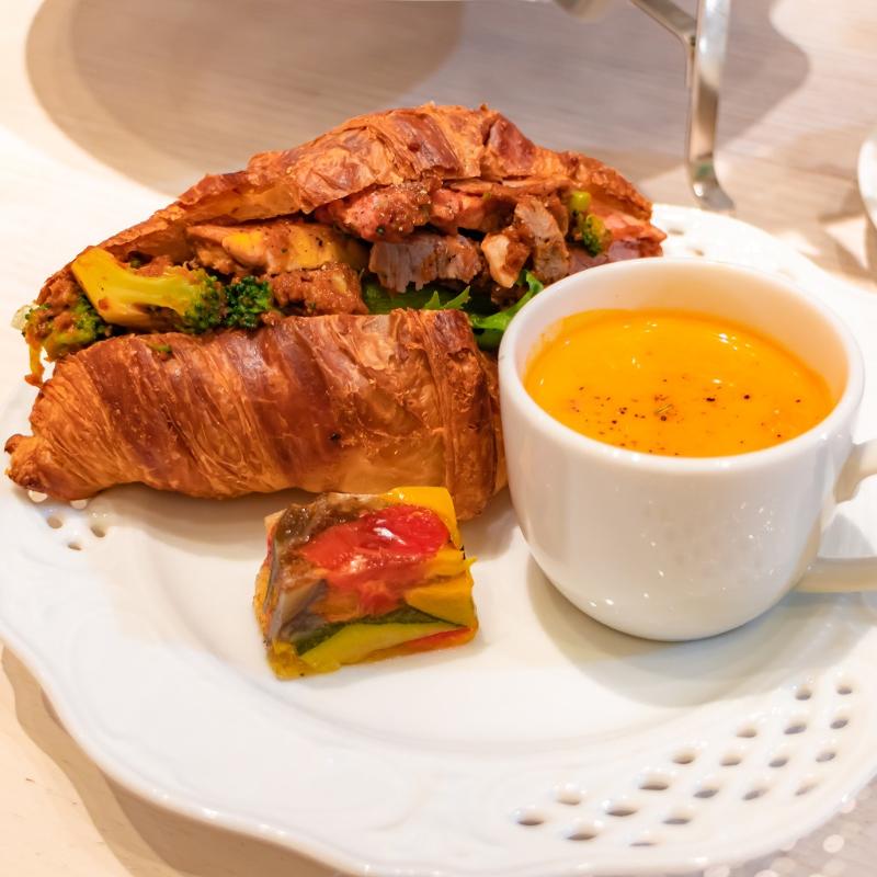 Q-pot CAFE.の“いちご”一会♡ 苺のアフタヌーンティーセットのセイボリー画像