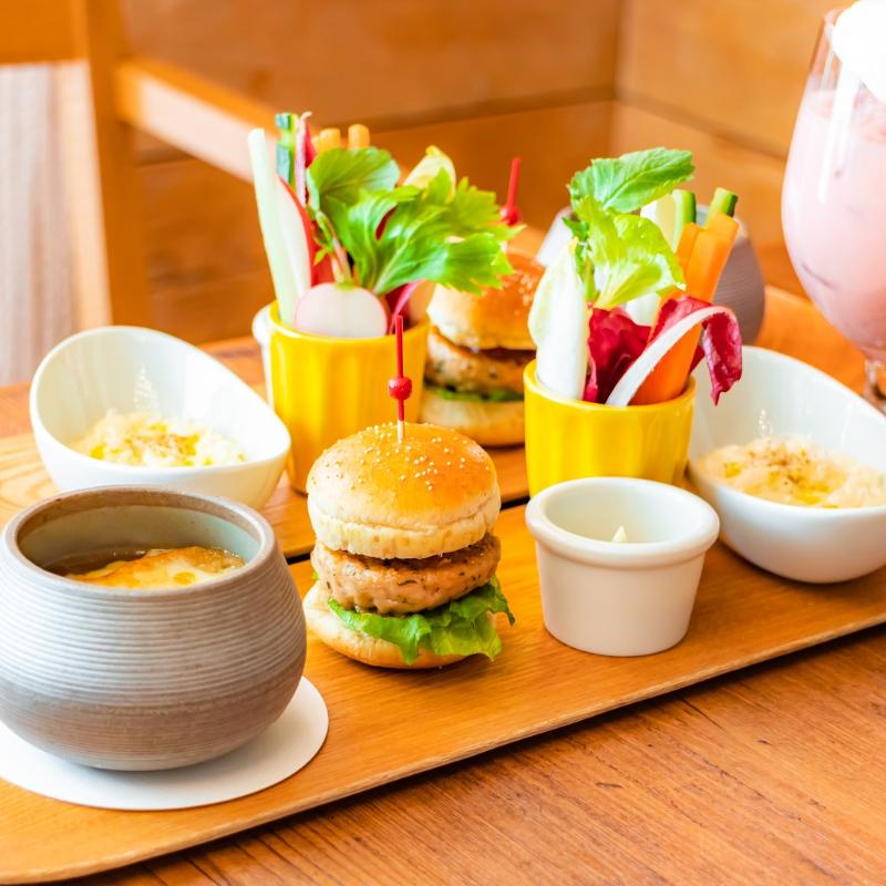 カフェ／ハイアット リージェンシー 東京のいちご畑のアフタヌーンティーのスタンド3段目画像