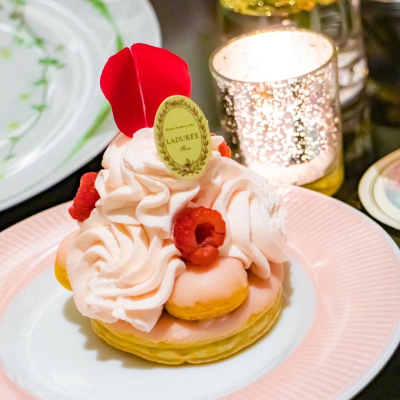 ニューヨークラウンジ／ホテルインターコンチネンタル東京ベイのストロベリーアフタヌーンティーwith LADURÉE　～マリー・アントワネットの世界～のスタンドその他プレート2画像