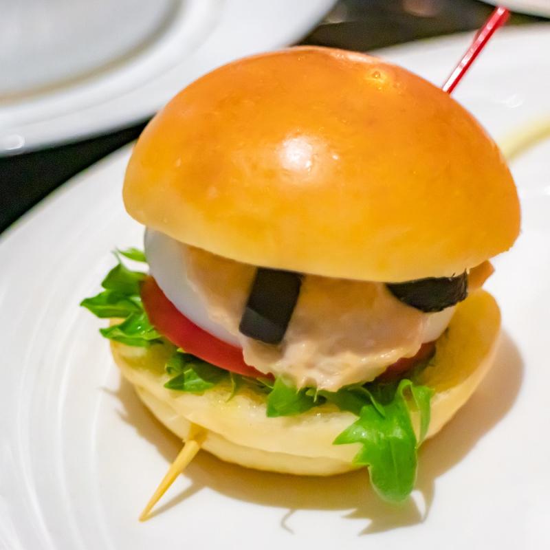 ニューヨークラウンジ／ホテルインターコンチネンタル東京ベイのストロベリーアフタヌーンティーwith LADURÉE　～マリー・アントワネットの世界～のセイボリー追加1画像