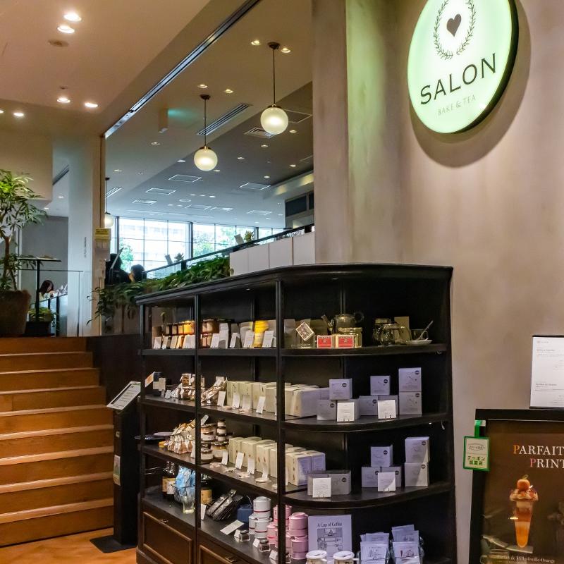 新宿NEWoManのSALON BAKE & TEAでオレンジのミルフィーユパフェ実食！の画像