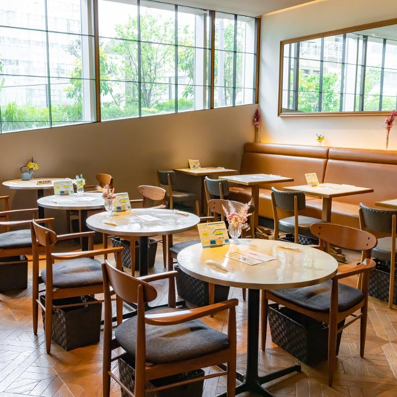 新宿NEWoManのSALON BAKE & TEAでオレンジのミルフィーユパフェ実食！の画像
