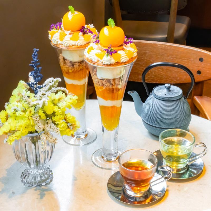 新宿NEWoManのSALON BAKE & TEAでオレンジのミルフィーユパフェ実食！の画像