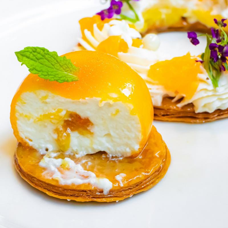 新宿NEWoManのSALON BAKE & TEAでオレンジのミルフィーユパフェ実食！の画像