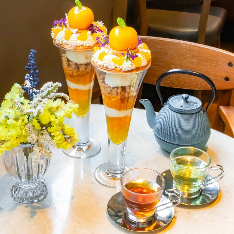 新宿NEWoManのSALON BAKE & TEAでオレンジのミルフィーユパフェ実食！の画像