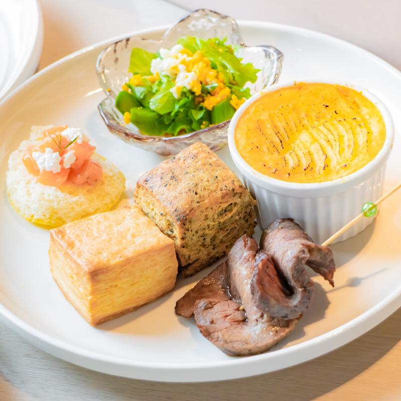 和風ダイニング＆バー FUGA（風雅）／新宿プリンスホテルのAfternoon Tea with OLIVIA BURTONのスタンドその他プレート1画像