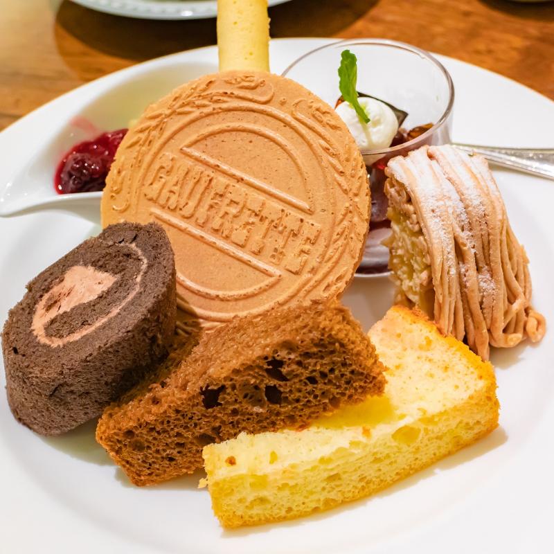 東京凮月堂 銀座本店のアフタヌーンティーのスイーツ画像