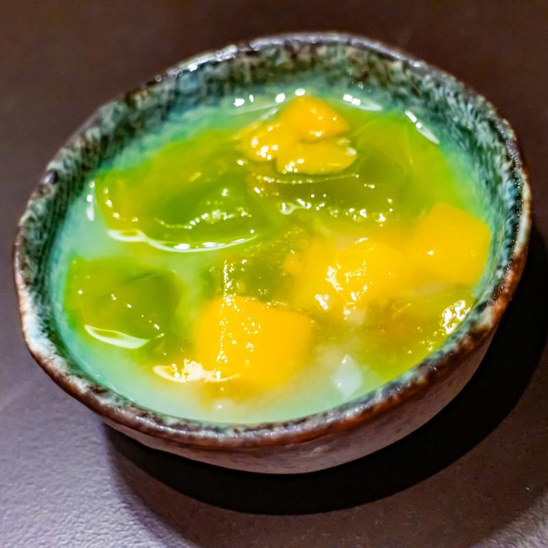 鮨 輝らくでお寿司のティーペアリングを堪能の画像