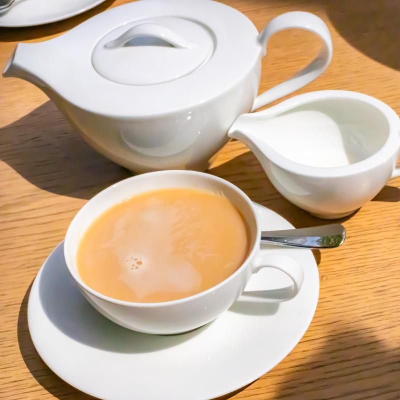 ロビー バー／東京エディション虎ノ門のピーチ エディションアフタヌーンティーの飲み物画像