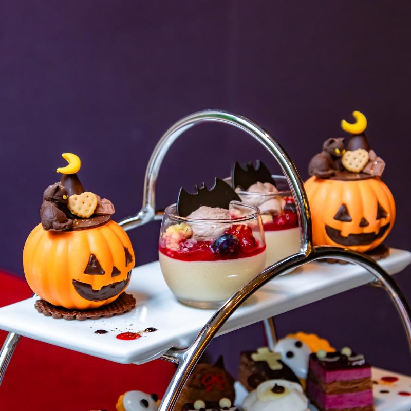 ロビーラウンジ フォンテーヌ／ロイヤルパークホテルのハロウィンアフタヌーンティーのスタンド1段目画像