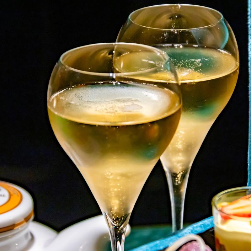 Constellation.のトランク型アフタヌーンティーの飲み物画像