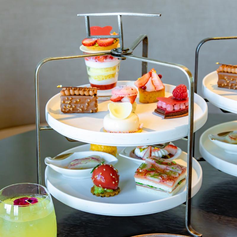 ザ ラウンジ／フォーシーズンズホテル東京大手町のストロベリー ＆ チョコレートアフタヌーンティーのスタンド画像