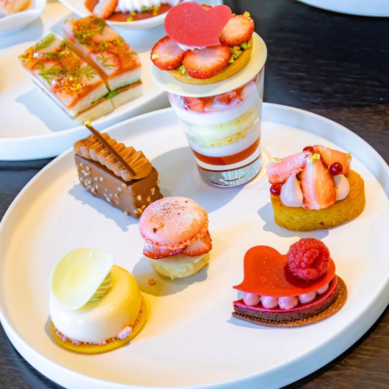 ザ ラウンジ／フォーシーズンズホテル東京大手町のストロベリー ＆ チョコレートアフタヌーンティーのスタンド1段目画像