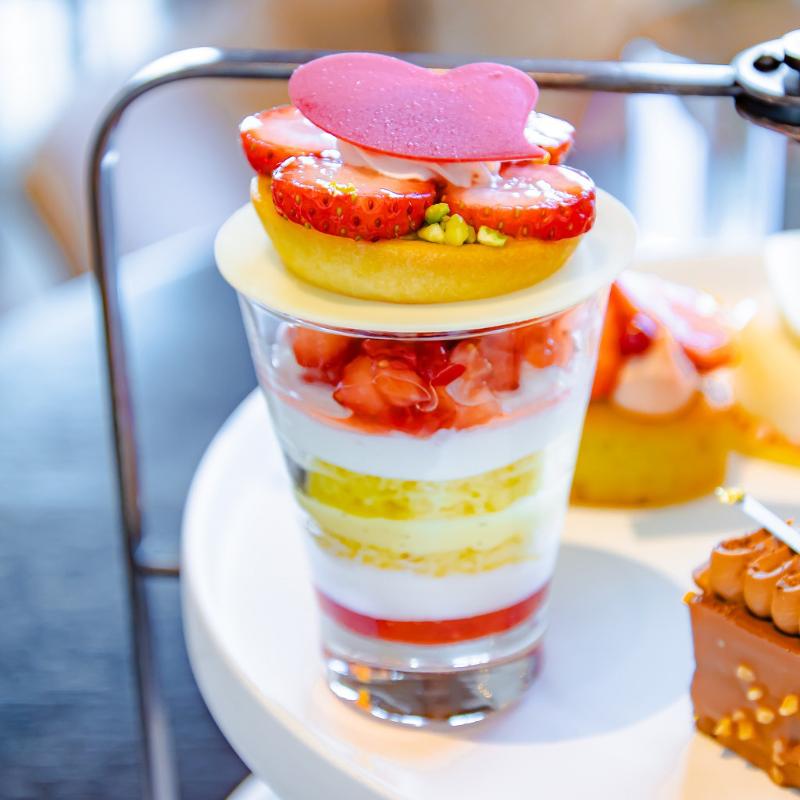 ザ ラウンジ／フォーシーズンズホテル東京大手町のストロベリー ＆ チョコレートアフタヌーンティーのスイーツ追加1画像