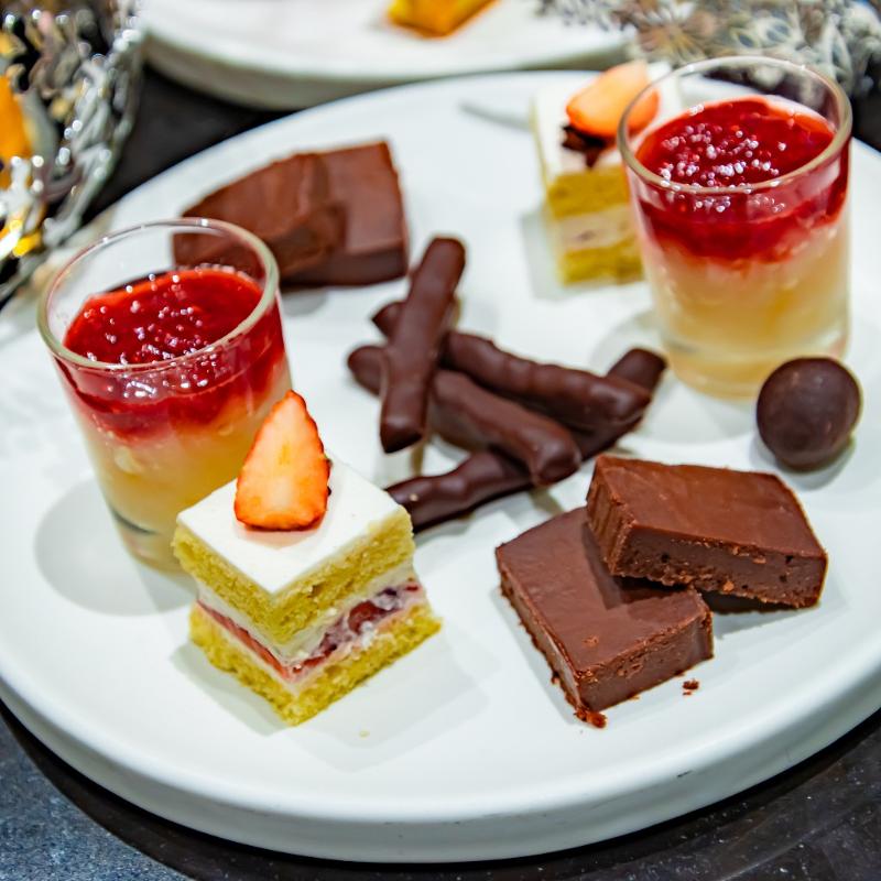アニヴェルセルカフェ 表参道のValentine & White Day Afternoon Teaのスタンド1段目画像