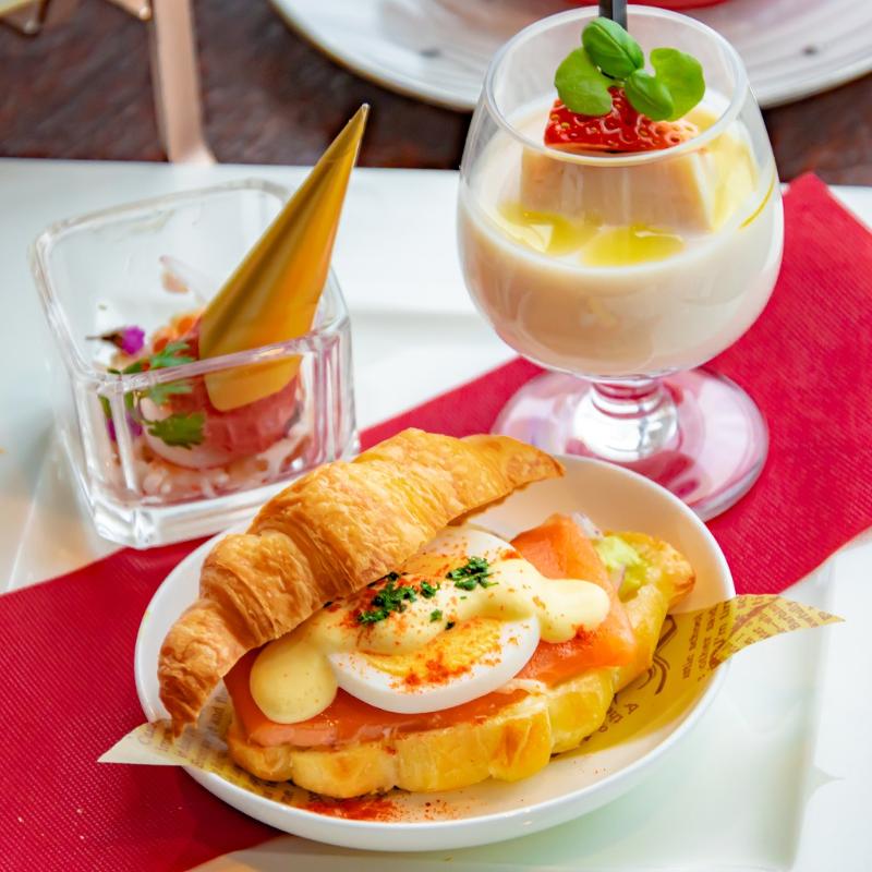 トップ オブ ヨコハマ バーラウンジ／新横浜プリンスホテルのStrawberry＆Bunny Afternoon Teaのセイボリー画像