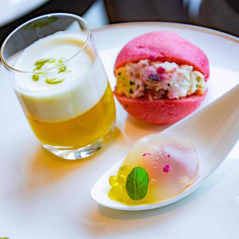 ロビーラウンジ／ウェスティンホテル横浜の天空の桜アフタヌーンティーのセイボリー追加2画像