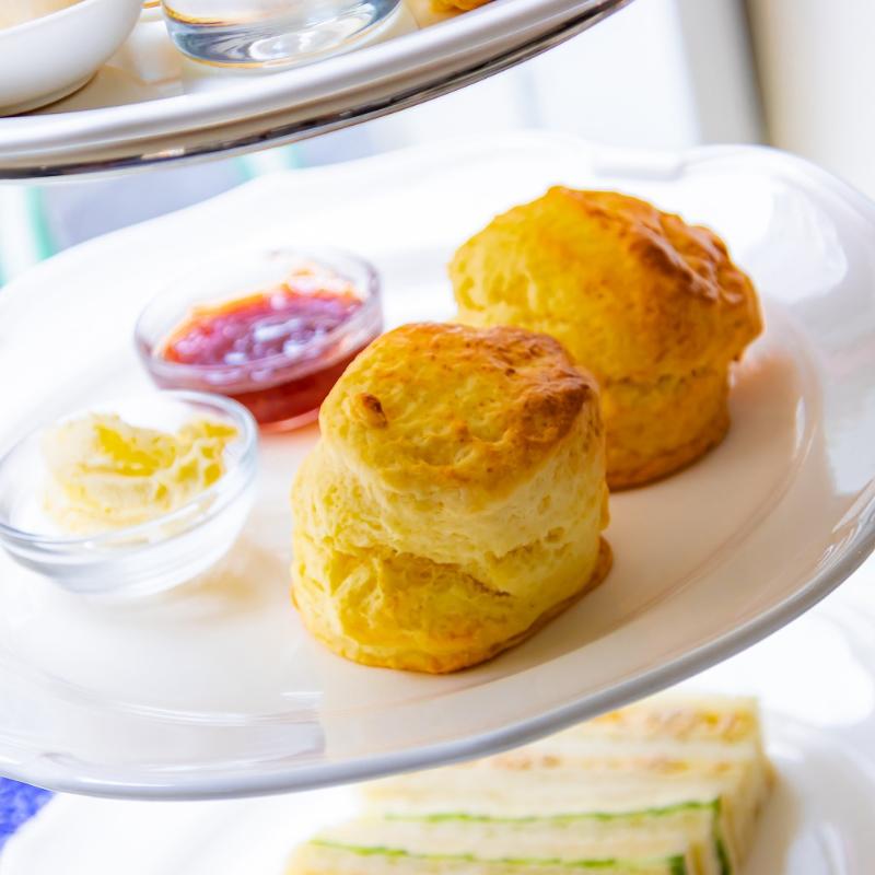 JURI’S TEA ROOMのスプリングアフタヌーンティーのスコーン画像