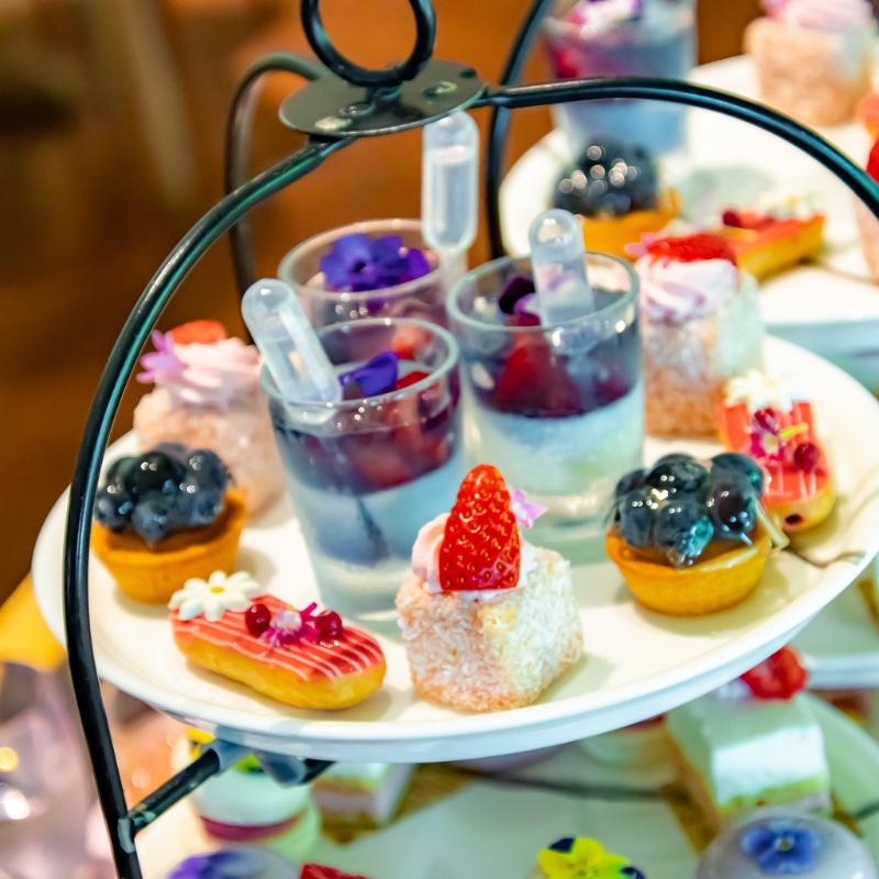 ラウンジ もみじ／グランドプリンスホテル新高輪のFlower Berry Afternoon Teaのスタンド1段目画像
