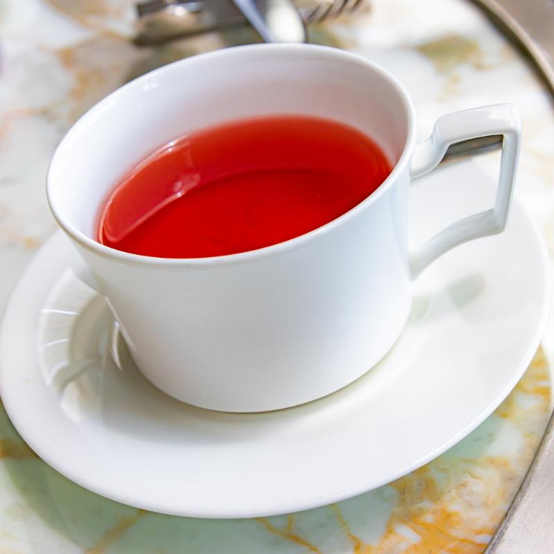 トゥエンティエイト／コンラッド東京のピーチアフェクション・アフタヌーンティーの飲み物画像