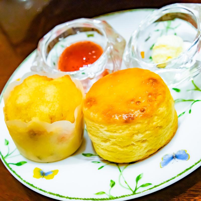 ロイヤルクリスタルカフェ 自由が丘店のアフタヌーンティーセットのスコーン画像