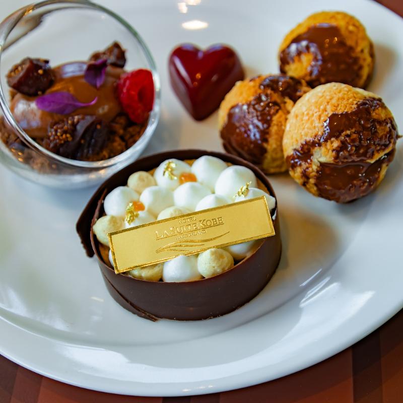 グラン・ブルー／ホテル ラ・スイート神戸ハーバーランドのChocolat Afternoon Tea ～午後のシンフォニー～のスイーツ画像