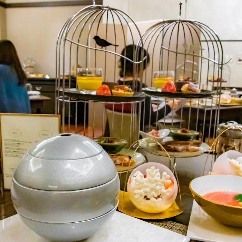 王朝／ヒルトン東京ベイのストロベリーチャイニーズアフタヌーンティーのスタンド画像