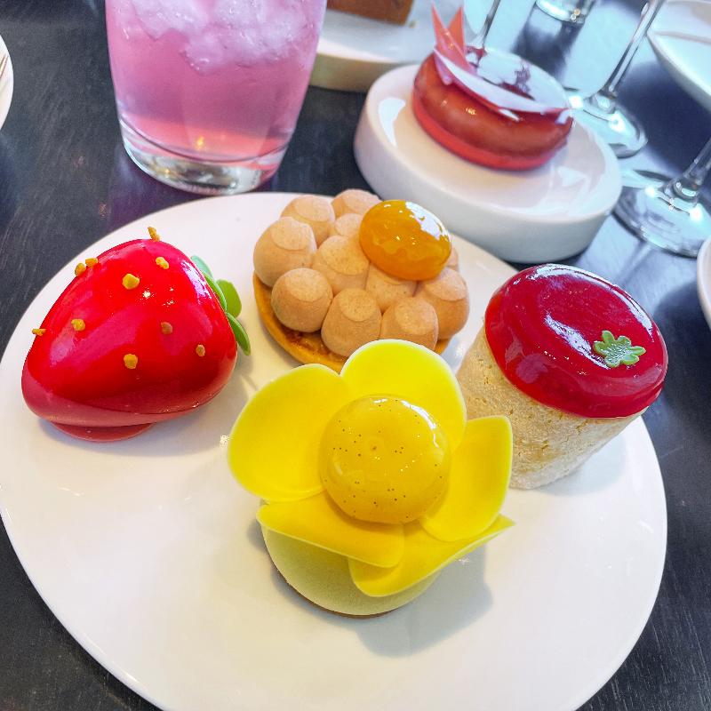 ザ ラウンジ／フォーシーズンズホテル東京大手町のウィンターストロベリー アフタヌーンティーのスイーツ画像