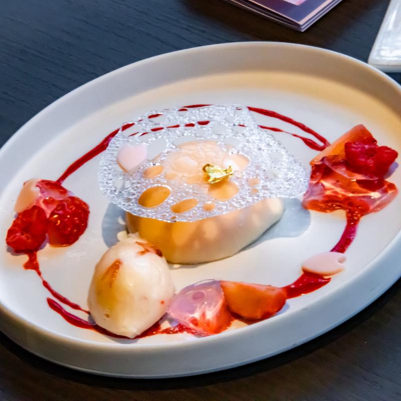 Restaurant＆Bar TIDE TABLE Shiomi／東京ベイ潮見プリンスホテルの４℃ SAKURA Collection ×Afternoon Teaのスイーツ追加2画像