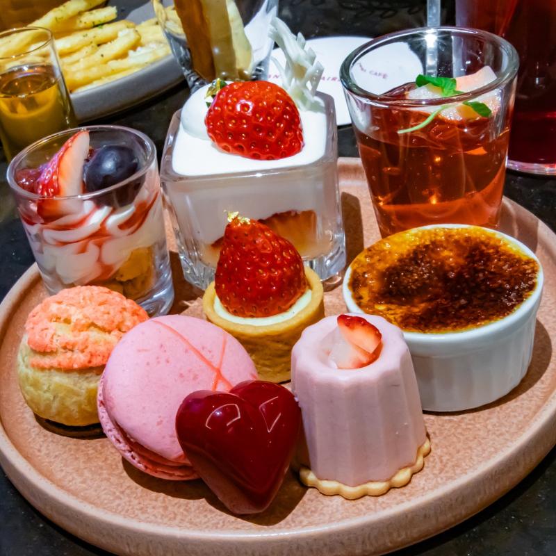 アニヴェルセルカフェ 表参道のStrawberry アフタヌーンティーのスイーツ画像
