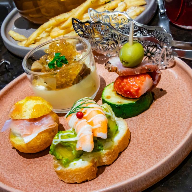 アニヴェルセルカフェ 表参道のStrawberry アフタヌーンティーのセイボリー画像