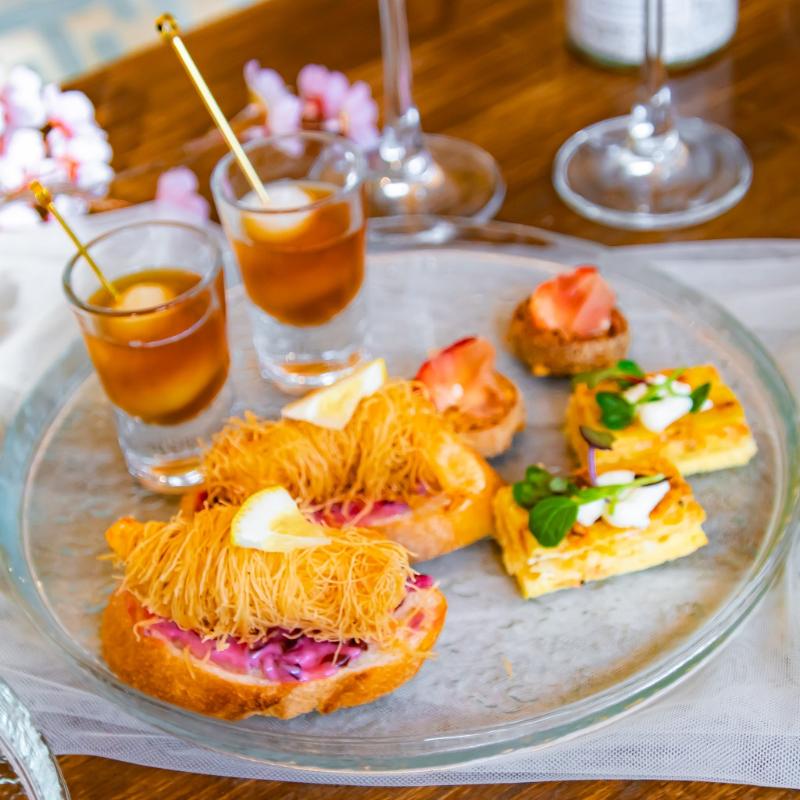 latte all day dinerの桜アフタヌーンティーのスタンド2段目画像