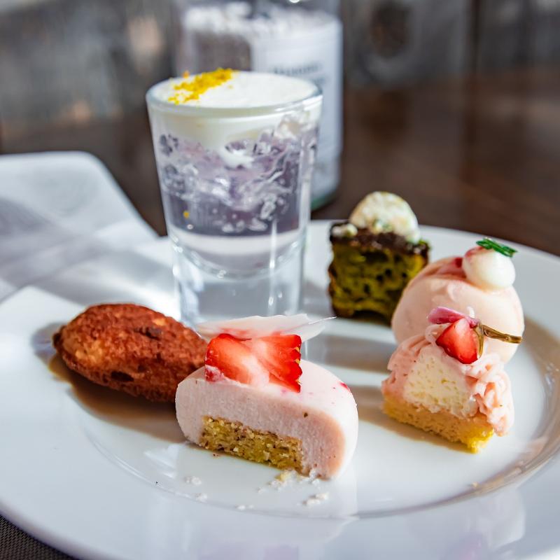 latte all day dinerの桜アフタヌーンティーのスイーツ追加1画像
