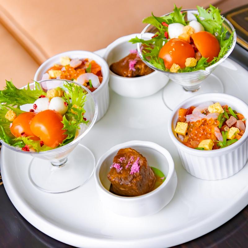 インペリアルラウンジ アクア／帝国ホテルのStrawberry & Flower Garden Afternoon Teaのスタンド3段目画像