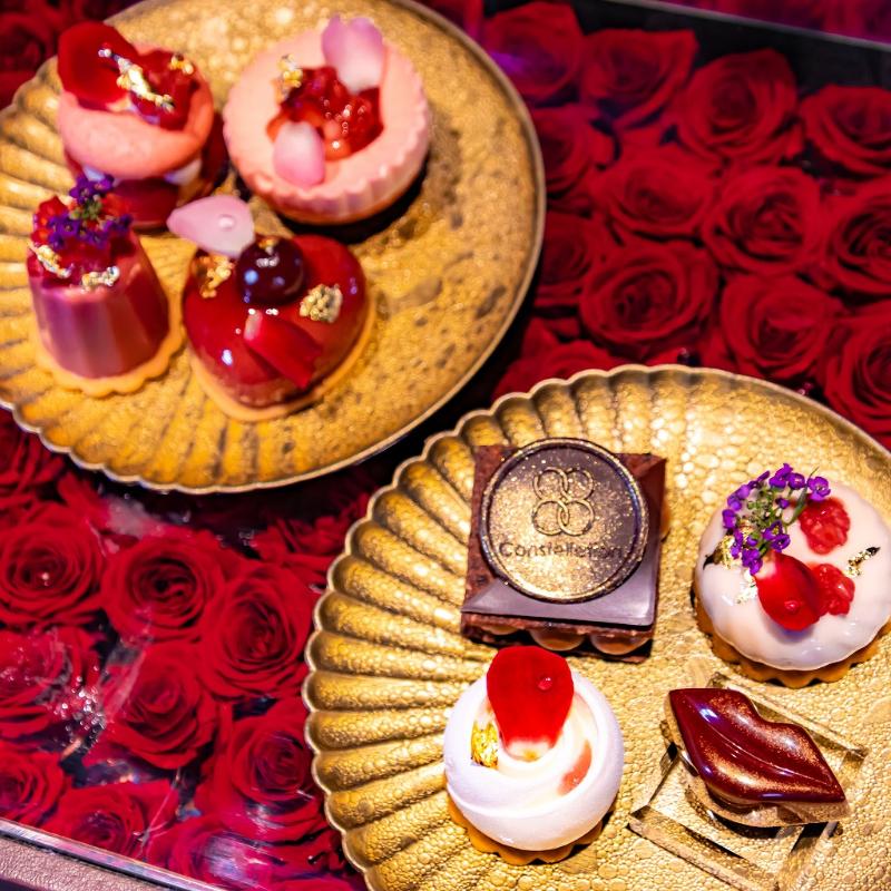 Constellation.のトランク型横浜Rose Week AT collaboration by EDIBLE GARDENのスイーツ画像