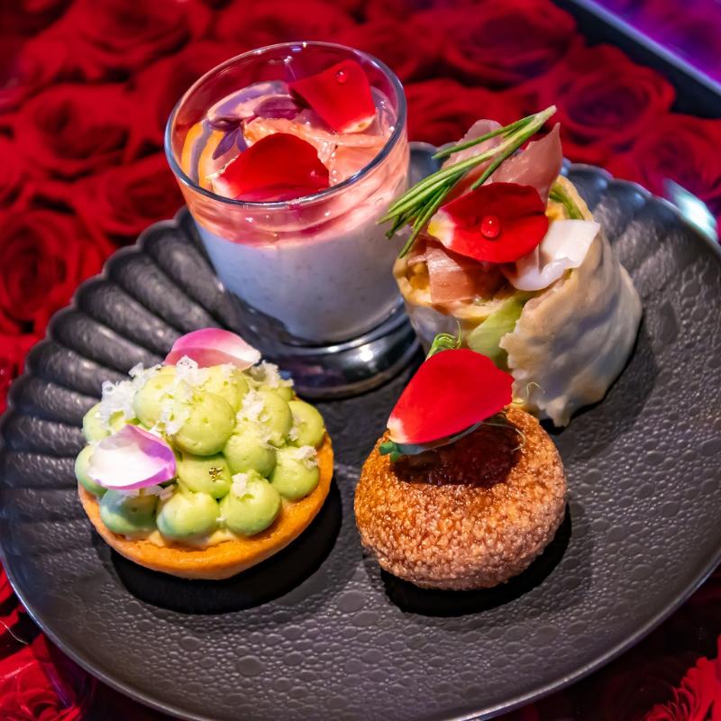 Constellation.のトランク型横浜Rose Week AT collaboration by EDIBLE GARDENのセイボリー画像