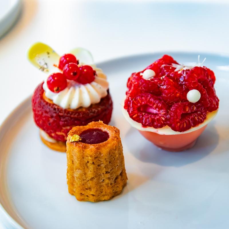 マーサーブランチ ギンザテラスのPeach&Chocolate Afternoonteaのスイーツ画像