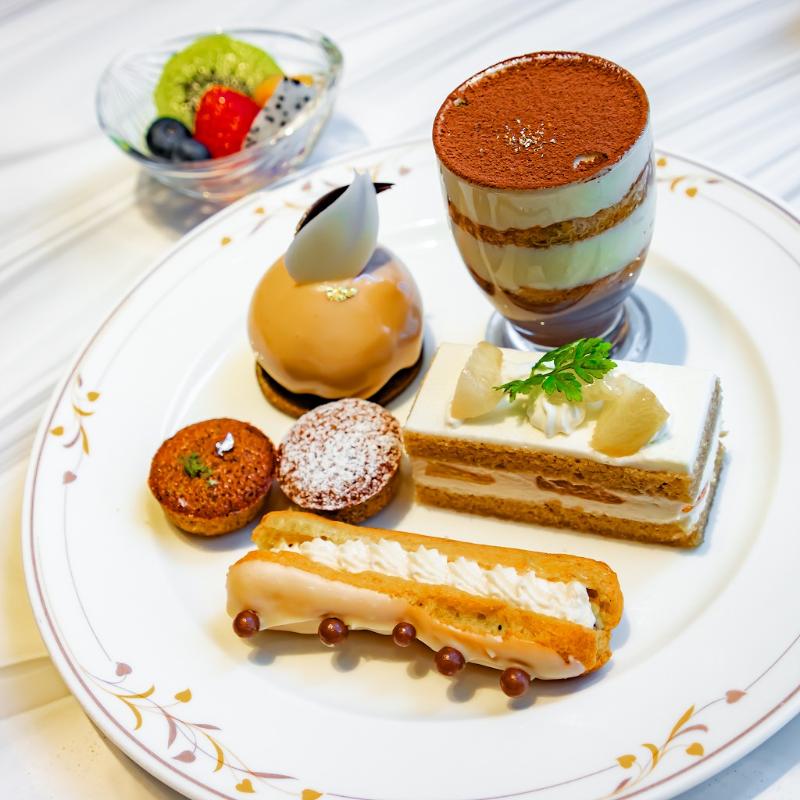 バー＆カフェ カメリア／東京ステーションホテルのアールグレイ マルノウチジカンのスイーツ画像