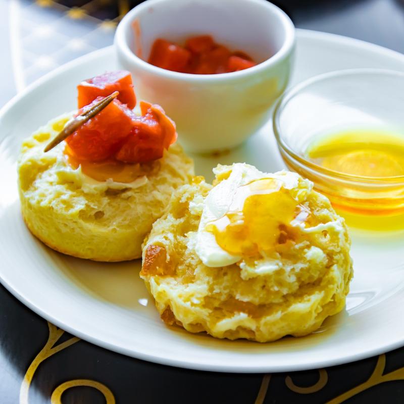 インペリアルラウンジ アクア／帝国ホテルのBritish Summer Afternoon Teaのスコーン画像