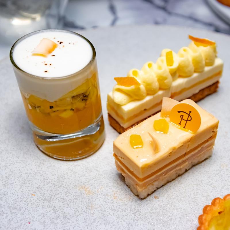 Nineteen Eighty Lounge & Bar／ハイアット リージェンシー 東京のピエール エルメ アフタヌーンティーのスイーツ追加2画像