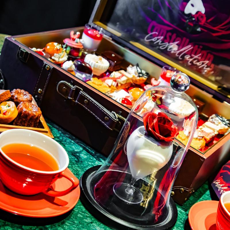 Constellation.のトランク型 Constellation. Afternoon Tea "Invitation du Fantôme – 薔薇と仮面の午後 –のアフタヌーンティー画像2