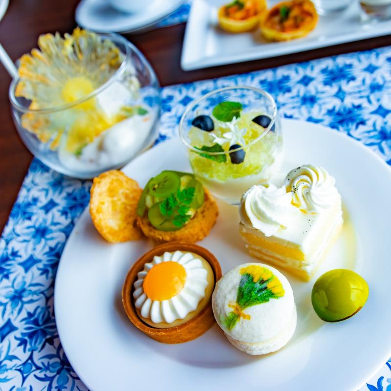 アーティストカフェ／東京ドームホテルのフラワーアフタヌーンティーのスイーツ画像