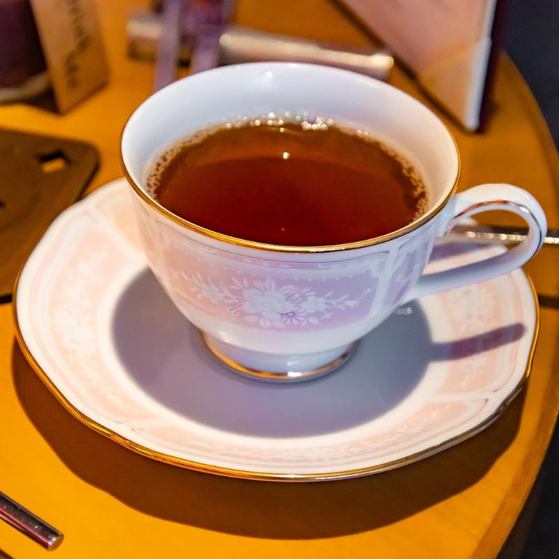 バー＆ラウンジZATTA／ヒルトン東京のプティ・ブーランジェリー「アリスとハートの女王様のお茶会」の飲み物画像