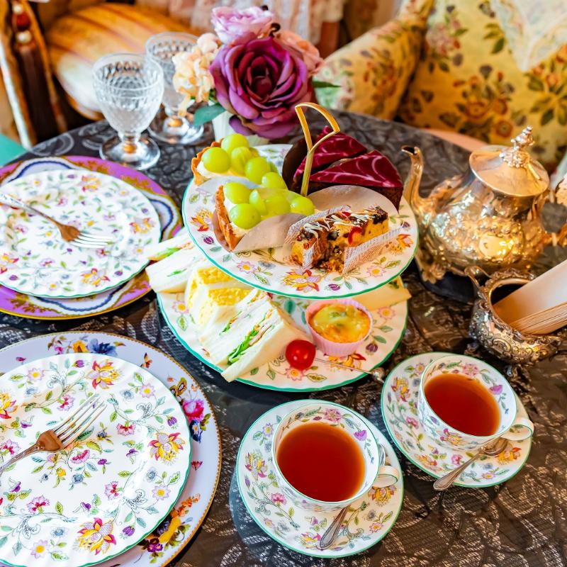 ルーシーズカフェのイングリッシュアフタヌーンティセットのアフタヌーンティー画像2
