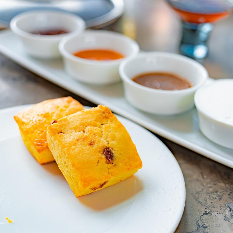 ジャヌ ラウンジ & ガーデンテラス／ジャヌ東京のオータムアフタヌーンティーのスコーン画像