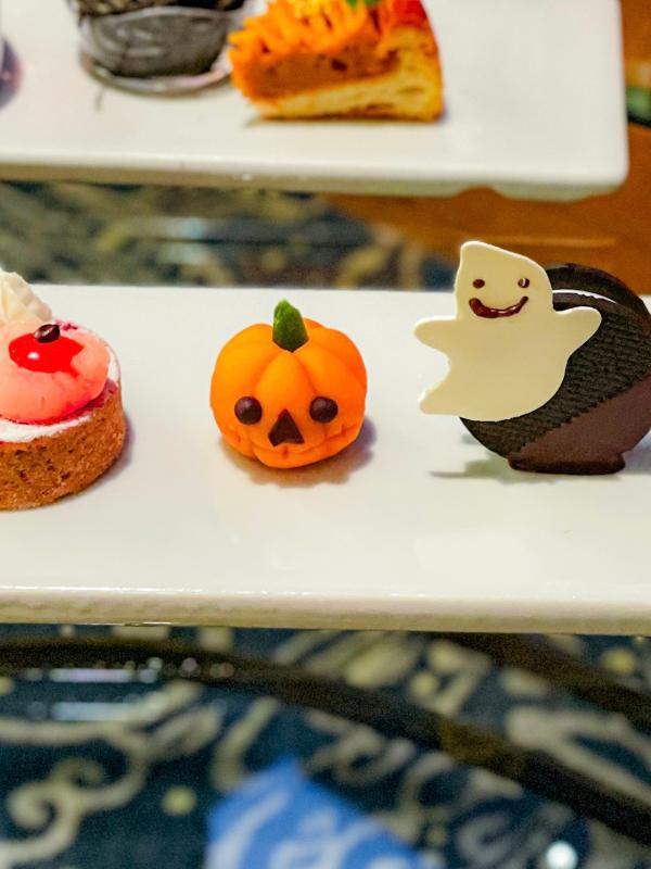 ロビーラウンジ フォンテーヌ／ロイヤルパークホテルのハロウィンアフタヌーンティーのスイーツ追加2画像