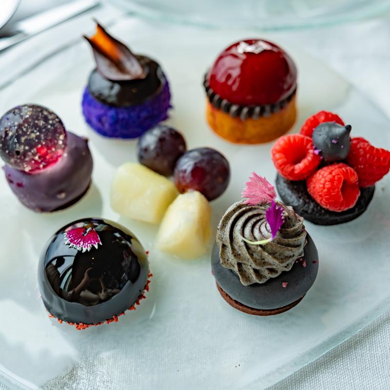 ビュメール／フェアモント東京のゴシックハロウィン アフタヌーンティーのスイーツ画像