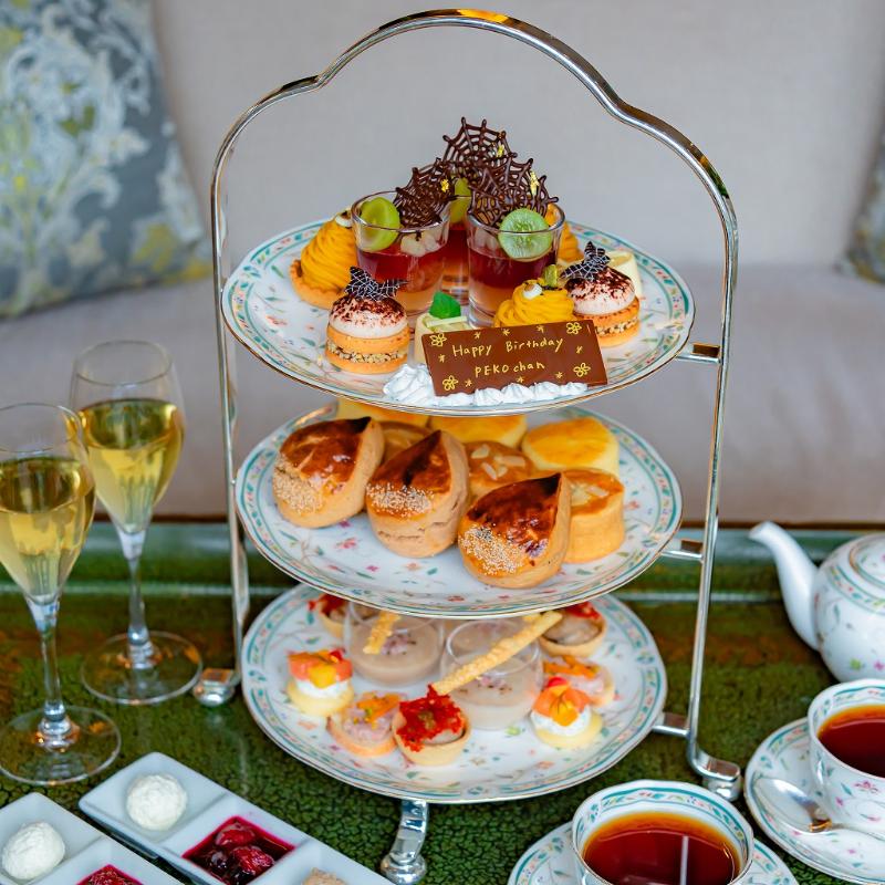 ロビーラウンジ ル・ジャルダン／ホテル椿山荘東京のハロウィンアフタヌーンティーのスタンド画像