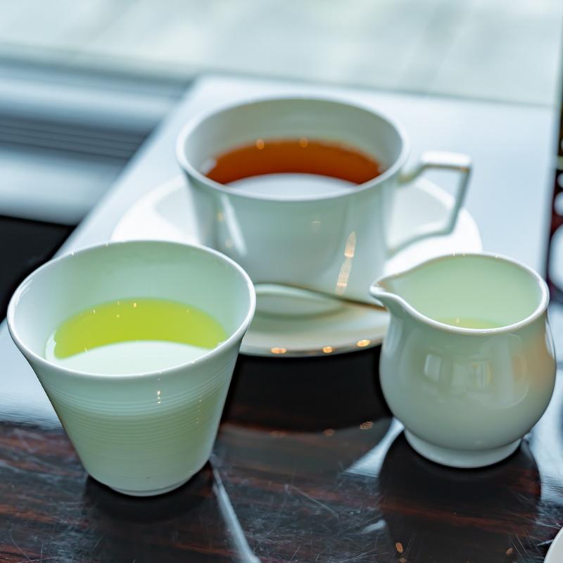 ラウンジバー プリヴェ／パレスホテル東京のアフタヌーンティー "テール エ メール"の飲み物画像