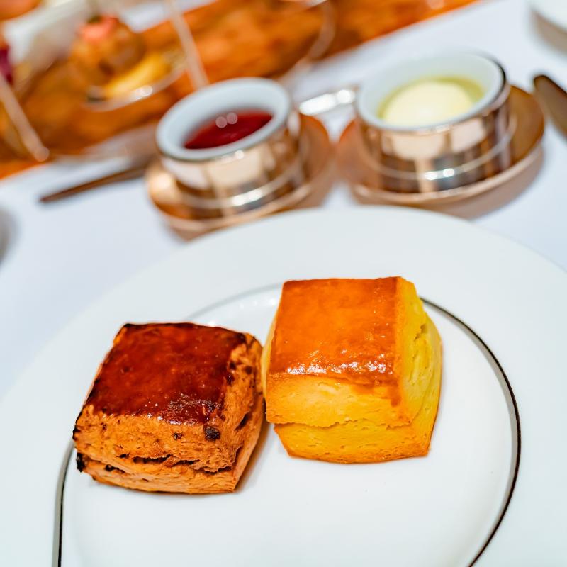 ザ・ロビー／ザ・ペニンシュラ東京のザ・ペニンシュラ・イン・ピンク アフタヌーンティーのスタンドその他プレート1画像